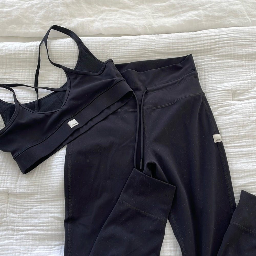 Vuori High Rise Legging and Bra set, black size small